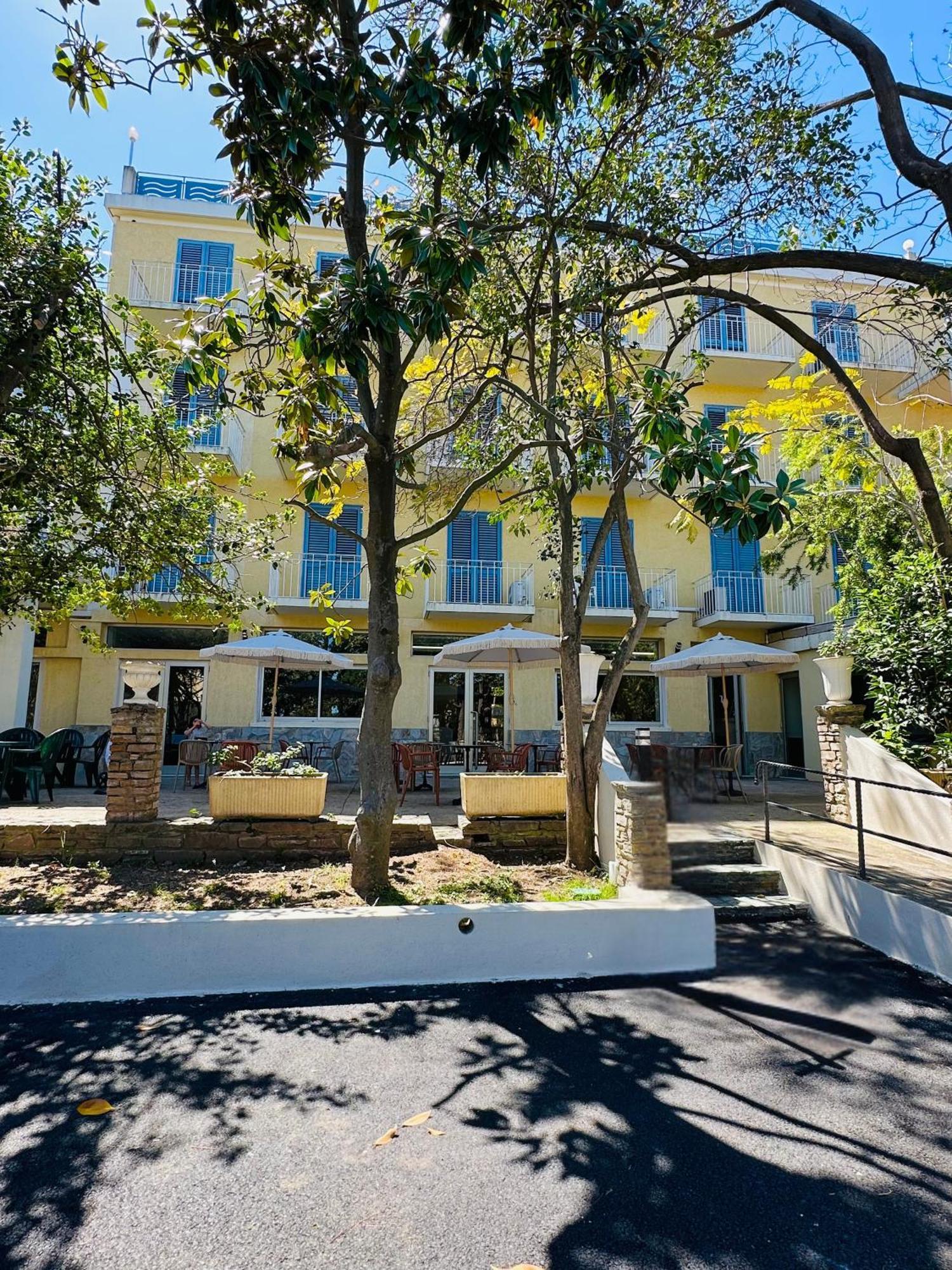 Castellu Hotel Lucciana  Exterior photo